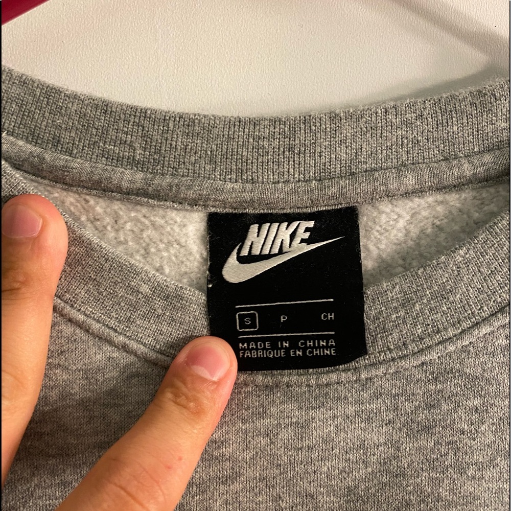Mens Small Nike Crewneck